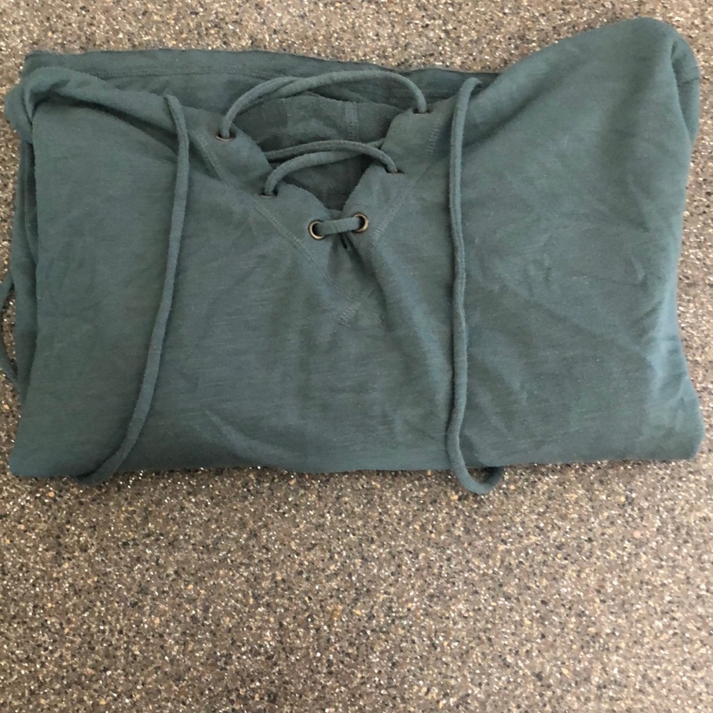 Top - Picture 2 of 3